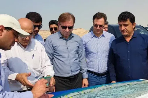 بازدید استاندار بوشهر و هیات همراه از پروژه استراتژیک بزرگراه چهارخطه دیر- بوشهر