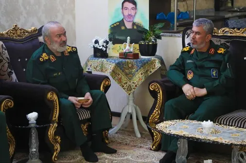 دیدار سردار فدوی با خانواده شهید مدافع وطن پاسدار شهید حمیدرضا بافتی زاده