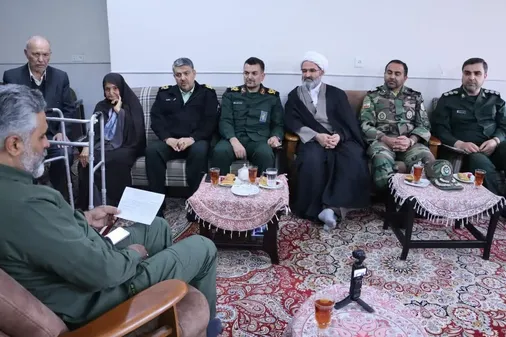 دیدار فرماندهان سپاه استان سمنان با خانواده شهیدان والامقام محسن احمدزاده و علی اصغر مطلبی