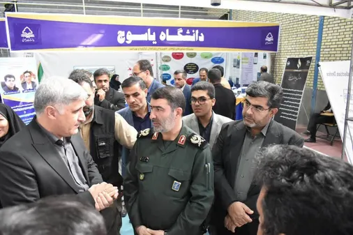 بازدید فرمانده سپاه فتح کهگیلویه و بویراحمد از نمایشگاه دستاورد های پژوهشی