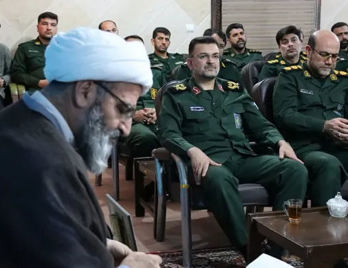 دیدار فرمانده و کارکنان سپاه استان سمنان با نماینده ولی فقیه در استان