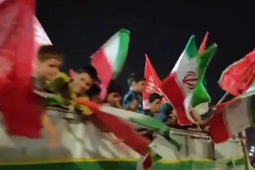 حضور پرشور کودکان و نوجوانان و جوانان در میادین و خیابان ها