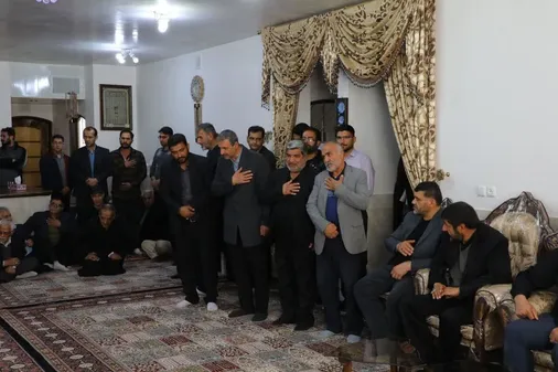 دیدار مسئولان کشوری و استانی با خانواده معظم سردار سرلشگر پاسدار شهید حاج غلامرضا سلیمانی و سردار سرتیپ دوم پاسدار شهید حاج بهمن بهرامی در فارسان