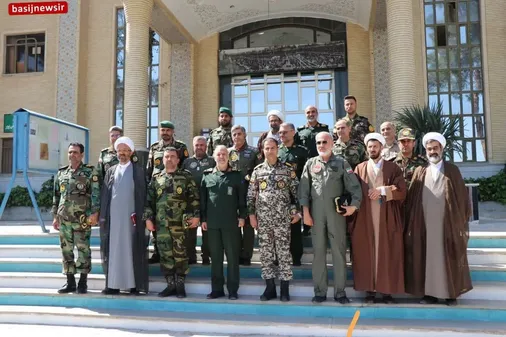 دیدار فرماندهان آجا استان اصفهان با فرمانده سپاه حضرت صاحب&zwnj;الزمان (عج)