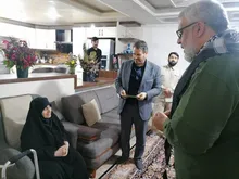مدیر کل اداره کار استان وشورای سازمان با خانواده کارگر شهید رمضان ویسی تبار دیدار کردند