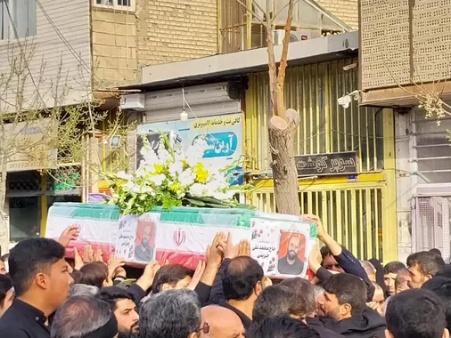 خروش مردم شهر شاهد نمونه ی کشور در تشییع شهدای جنگ رمضان