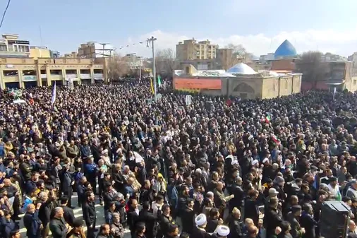 عزاداری مردم ولایتمدار شهرستان شهرکرد در غم و عزای شهادت امام خامنه ای &laquo;ره&raquo;