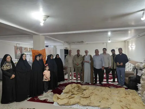 از خانه شهید تا خط مقدم؛ ۴۰۰۰ قرص نان با دستان طلایی خواهران جهادگر شهر نقنه پخته شد