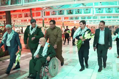تجدید میثاق اعضای شورای اسلامی شهر مقدس قم با شهدا همزمان با هفته دفاع مقدس