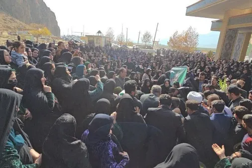 برگزاری مراسم تشییع بانو معصومه ارجمند مادر شهید والامقام سردار شهید الیاس ارجمند