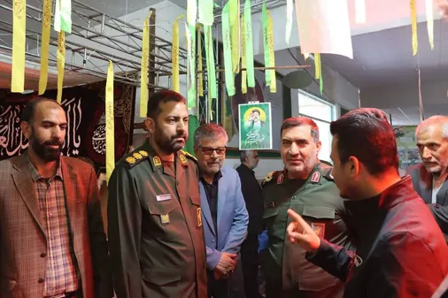 بازدید فرمانده سپاه ثارالله استان کرمان از نمایشگاه اسوه و پایگاه&zwnj;های برتر در محله اسلامی شهرستان بم