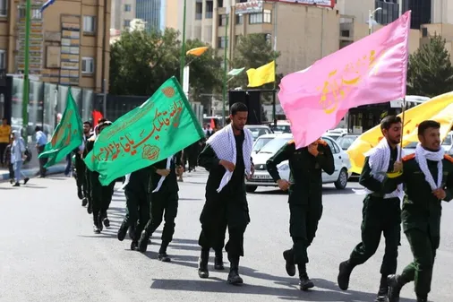 کاروان &laquo;عاشقان حسینی&raquo; به صورت دوی امدادی  از اصفهان به مرقد امام راحل می&zwnj;روند