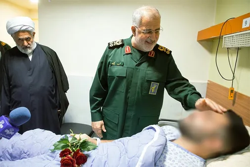 عیادت فرمانده کل سپاه از مجروحان حوادث تروریستی اخیر