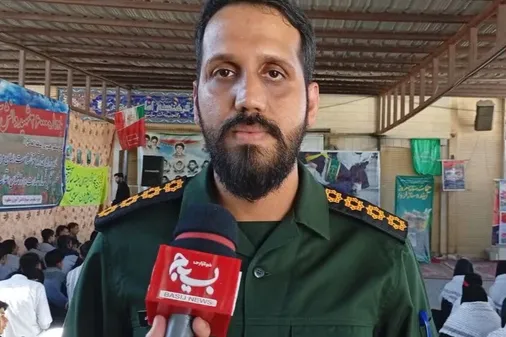 حضور دانش&zwnj;آموزان زاهدان در گلزار شهدا به مناسبت آغاز هفته بسیج و استکبارستیزی