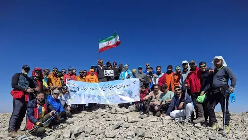 صعود موفقیت&zwnj;آمیز کوهنوردان منتخب سپاه به قلل ناز و کهار در اولین اردوی انتخابی