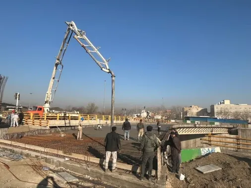 تکمیل عملیات بتن&zwnj;ریزی عرشه دوربرگردان شرق به شرق میدان شهید فهمیده مشهد
