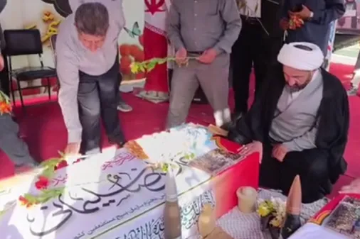 مراسم مهمانی لاله&zwnj;ها و غبارروبی گلزار شهدا در فارسان