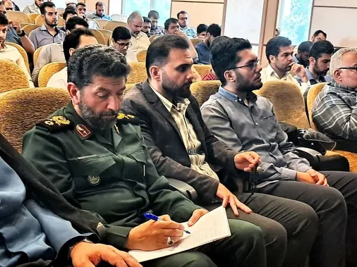 برگزاری نشست فرماندهان پایگاه های مقاومت بسیج علمی سپاه با سردار حسن زاده
