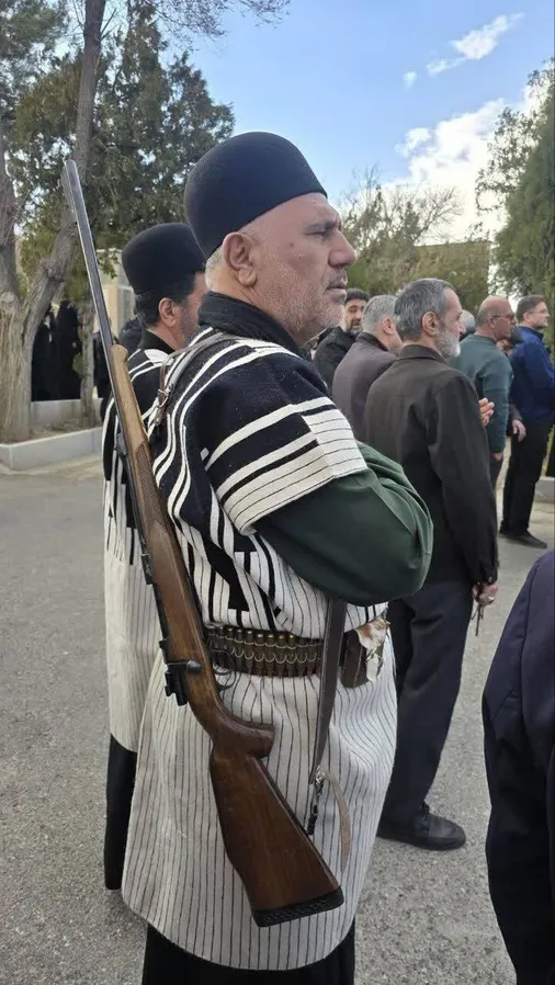 عشایر سلحشور همچنان آماده دفاع و نبرد با دشمن هستند