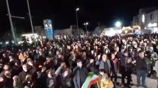 سنگ تمام مردم اردستان در خونخواهی رهبر معظم انقلاب
