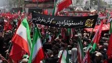 عزاداری و خونخواهی مردم دارالارشاد استان اردبیل و بدرقه پیکر مطهر «آقای شهید ایران» در خیابان آزادی تهران