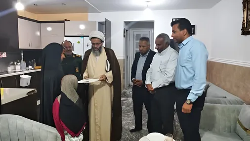 فرمانده کل سپاه به خانواده شهید &laquo;مجتبی امیری دوماری&raquo; در قشم اهدا شد
