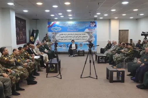 تجدید بیعت فرماندهان نیروهای مسلح در خوزستان با فرمانده معظم کل قوا