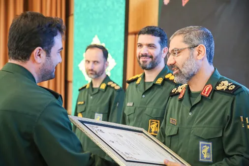 سپاه پاسداران مأمور دفاع از انقلاب است نه صرفاً دفاع از نظام