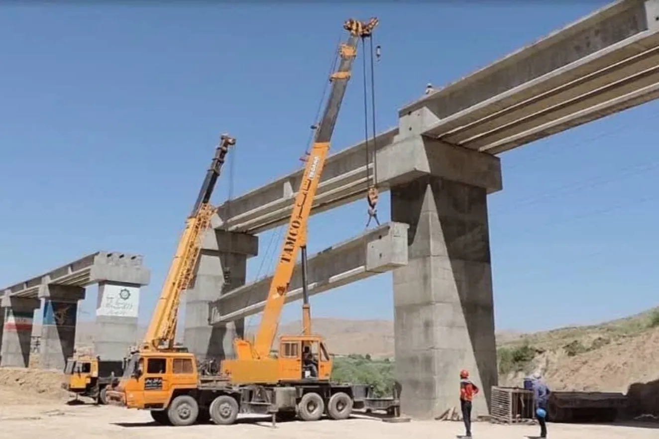 توسعه ریلی خطوط اتصال شمال غرب به جنوب غرب کشور با پروژه ریلی راه آهن دورود - خرم آباد