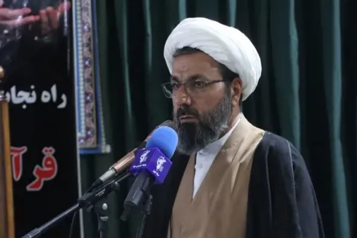 انس با قرآن و اهل&zwnj;بیت، انسان را از گناه و انحراف دور می&zwnj;کند