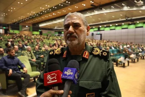 تجلیل از فرمانده لشکر خط&zwnj;شکن خوزستان در دوران دفاع مقدس