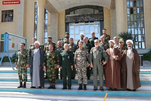 دیدار فرماندهان آجا استان اصفهان با فرمانده سپاه حضرت صاحب&zwnj;الزمان (عج)