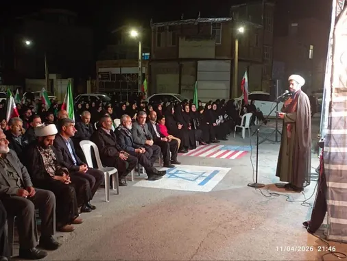 چهل و دومین تجمع شبانه پرشور مردم شهرستان گیلانغرب به خونخواهی رهبر شهیدشان درب مسجد جامع گیلانغرب