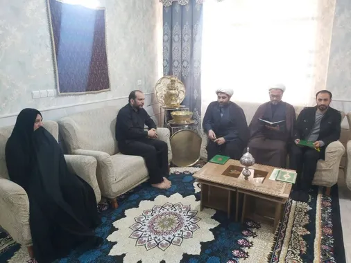 مسئول نمایندگی ولی فقیه در سپاه استان با خانواده شهدای جنگ رمضان استان دیدار کرد