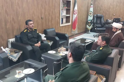 دیدار فرمانده ناحیه مقاومت بسیج بافق با فرمانده فراجای شهرستان به مناسبت گرامیداشت هفته فراجا
