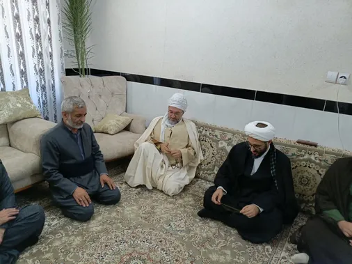 دیدار مسئول دفتر نمایندگی ولی&zwnj;فقیه در سپاه استان کرمانشاه با خانواده شهدای جنگ ۴۰ روزه آمریکا و اسرائیل