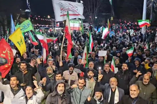 مردم سنقروکلیایی فریاد زدند: &laquo;لشکریان یهود این نفس&zwnj; آخر است، خامنه&zwnj;ای شهید فاتح این خیبر است&raquo;