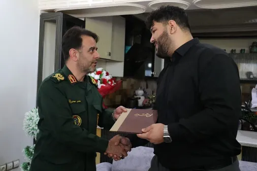 تقدیر فرمانده سپاه استان زنجان از قهرمان ورزشی وزنه برداری جوانان&zwnj; جهان