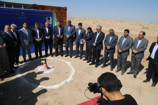 آغاز عملیات اجرایی نیروگاه خورشیدی ۳۵۰ مگاواتی ورامین با حضور برخط رئیس&zwnj;جمهور