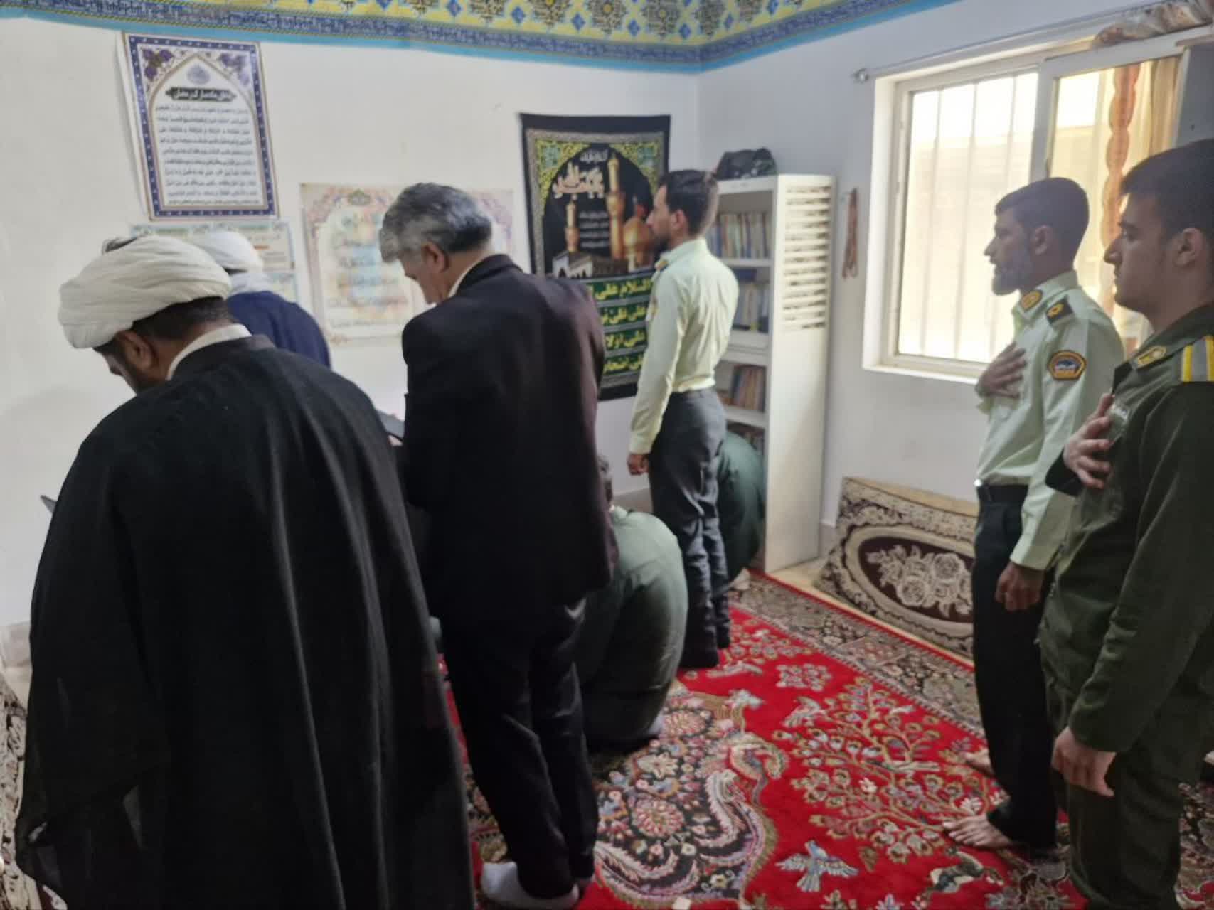 تکریم حافظان نظم و امنیت در هفته انتظامی با حضور مسئولان بخش سلفچگان