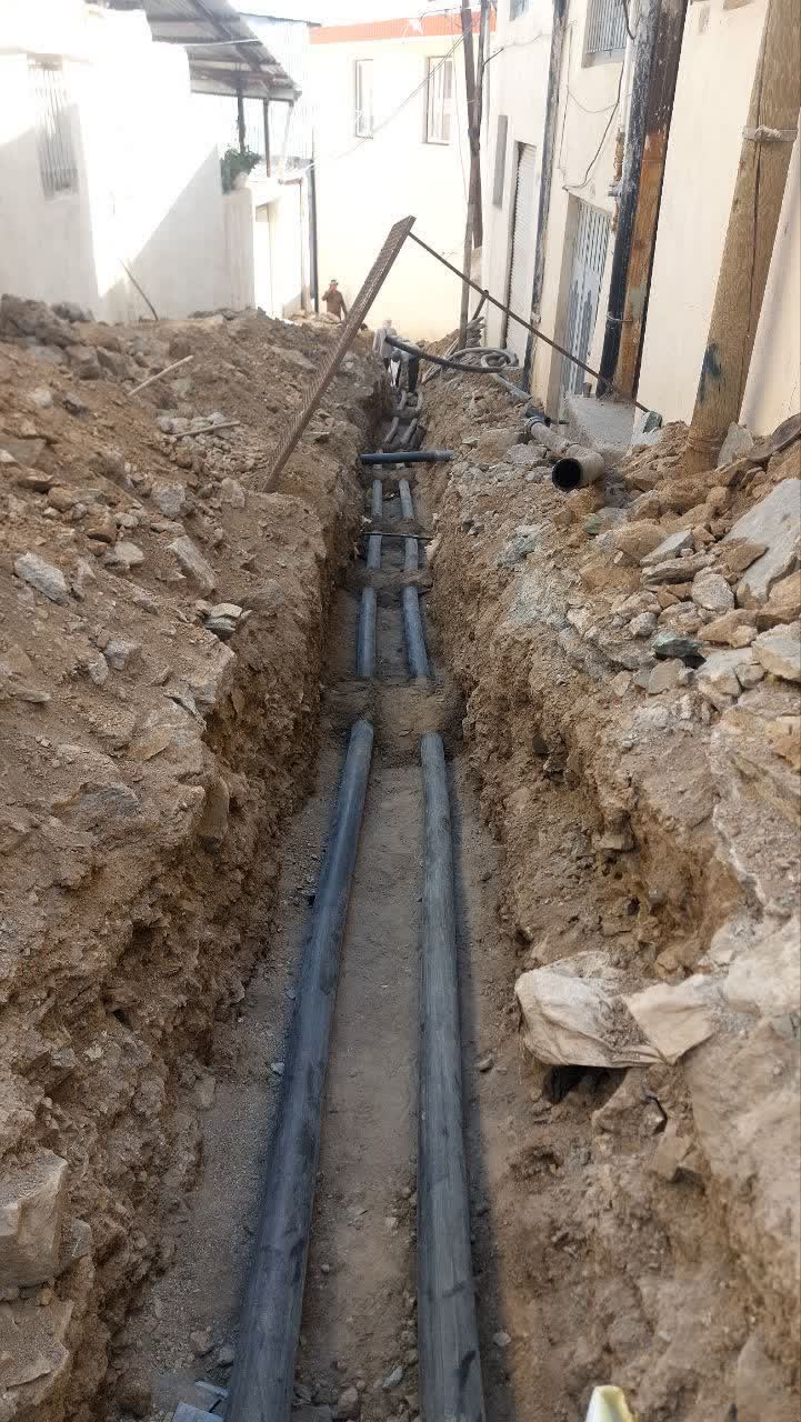اجرای طرح اصلاح شبکه آب در روستای انجیله