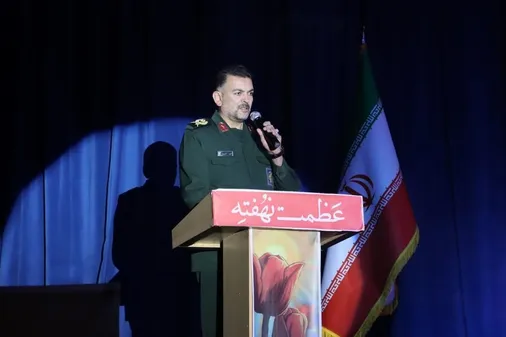مادران و همسران شهدا نگهبانی از حریم ولایت کرده