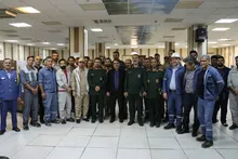 کارگرانِ پالایشگاه و پتروشیمی شازند، افسران خط‌مقدم جنگ اقتصادی هستند