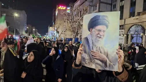 چهارمین روز تجمع مردم غیور شهر کرج، در بلوار دانش آموز