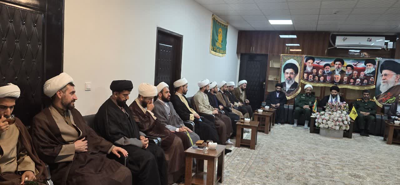 دیدار مسئول دفتر نمایندگی ولی فقیه در سپاه حضرت ولیعصر(عج) خوزستان با ائمه جماعات مسجدسلیمان دیدار مسئول دفتر نمایندگی ولی فقیه در سپاه حضرت ولیعصر(عج) خوزستان با ائمه جماعات مسجدسلیمان