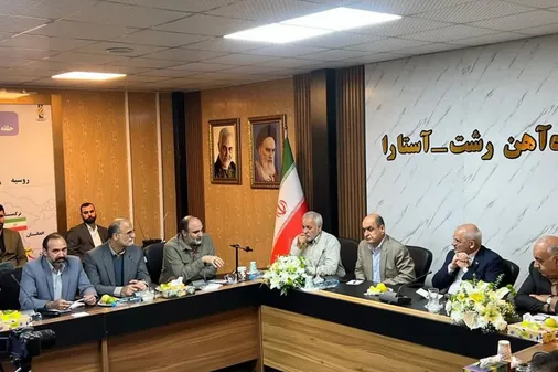 حضور رئیس دفتر رئیس&zwnj;جمهور و فرمانده قرارگاه سازندگی خاتم&zwnj;الانبیاء(ص) در کارگاه پروژه راه&zwnj;آهن رشت &ndash; آستارا