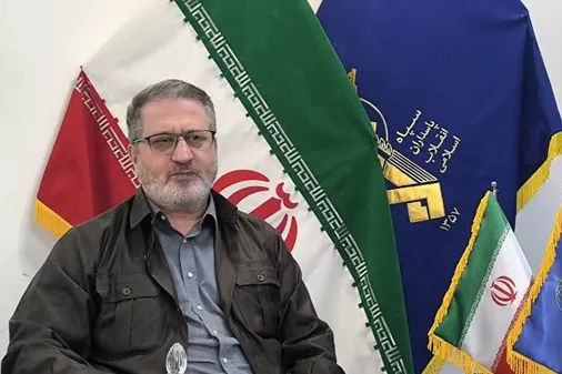 انقلاب اسلامی با خون هزاران شهید و در دل تهدیدها شکل گرفت