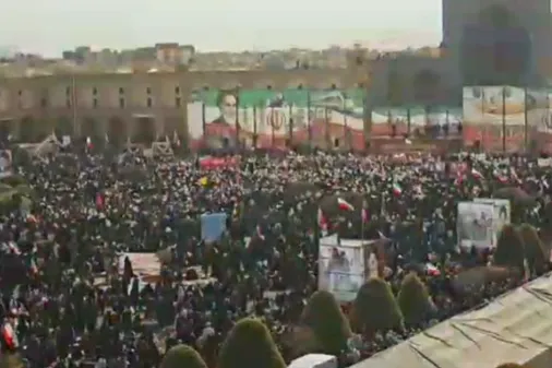 اصفهان پای کار انقلاب