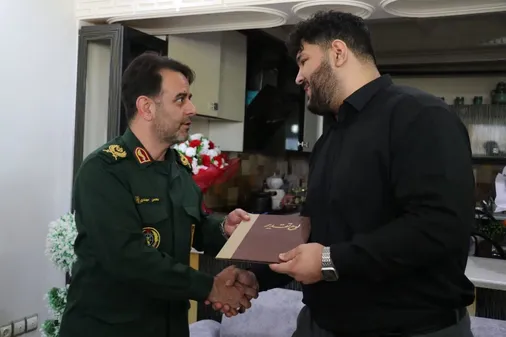تقدیر فرمانده سپاه استان زنجان از قهرمان ورزشی وزنه برداری جوانان&zwnj; جهان
