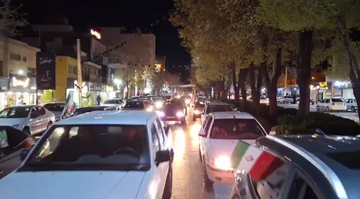 از کاروان خودرویی تا حضور میدانی مردم شهرکرد در چهل و ششمین روز هم در صحنه&zwnj;اند
